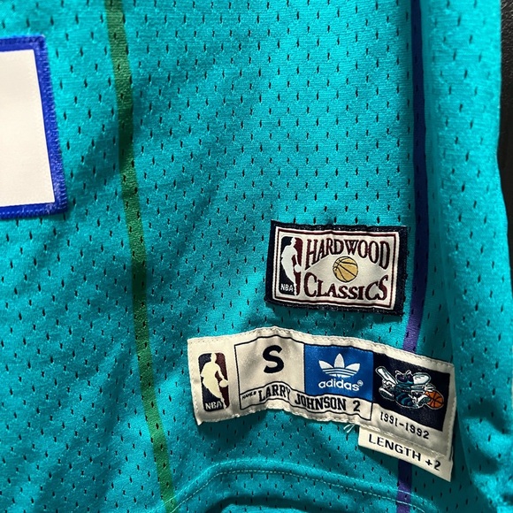 Larry Johnson Rare Grandmama Jersey Adult - Picture 3 of 4